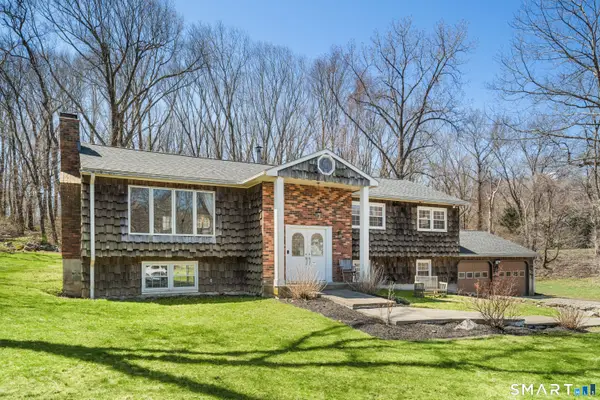 3 Pebble Road, Newtown, CT 06470
