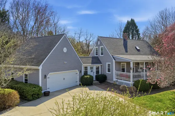 8 Windward Lane, Ledyard, CT 06339