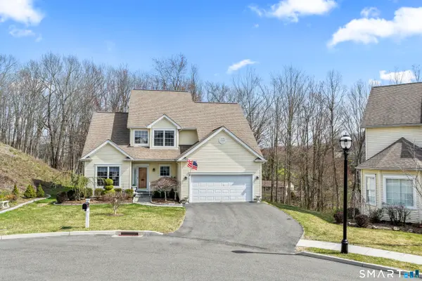 18 Spring Ridge Court #18, Danbury, CT 06811