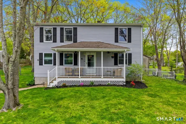 15 Massachusetts Road, Montville, CT 06370