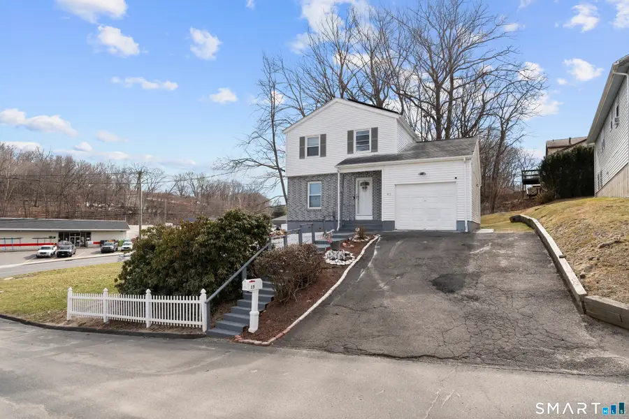 15 Kenneth Circle, Waterbury, CT 06710 - #2