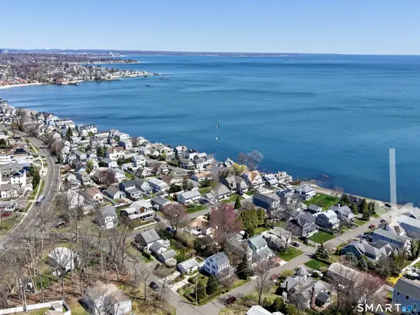 8 Parkland Place, Milford, CT 06460