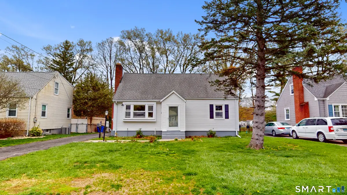 8 Madsen Road, West Hartford, CT 06110 - #1