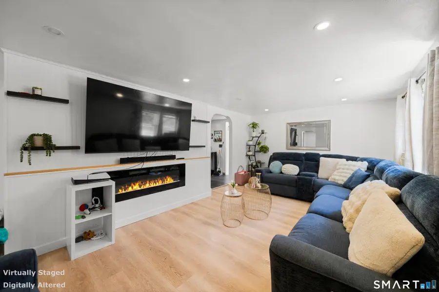 49 Maple Avenue, Oxoboxo River, CT 06382 - #2
