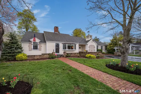 6 Cedar Island Avenue, Clinton, CT 06413