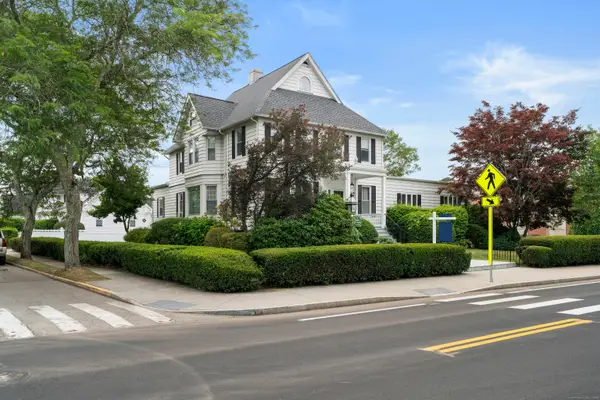 32 East Main Street, Stonington, CT 06355