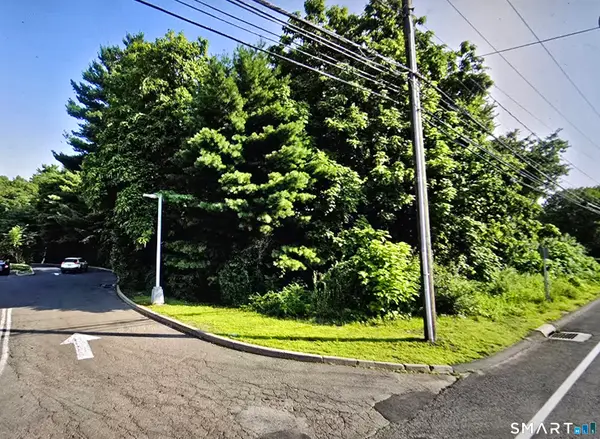 8 Old Windsor Road, Bloomfield, CT 06002