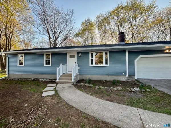 22 Pine Street, Waterford, CT 06385