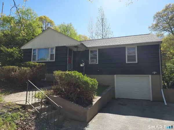 16 Carol Drive, Montville, CT 06382