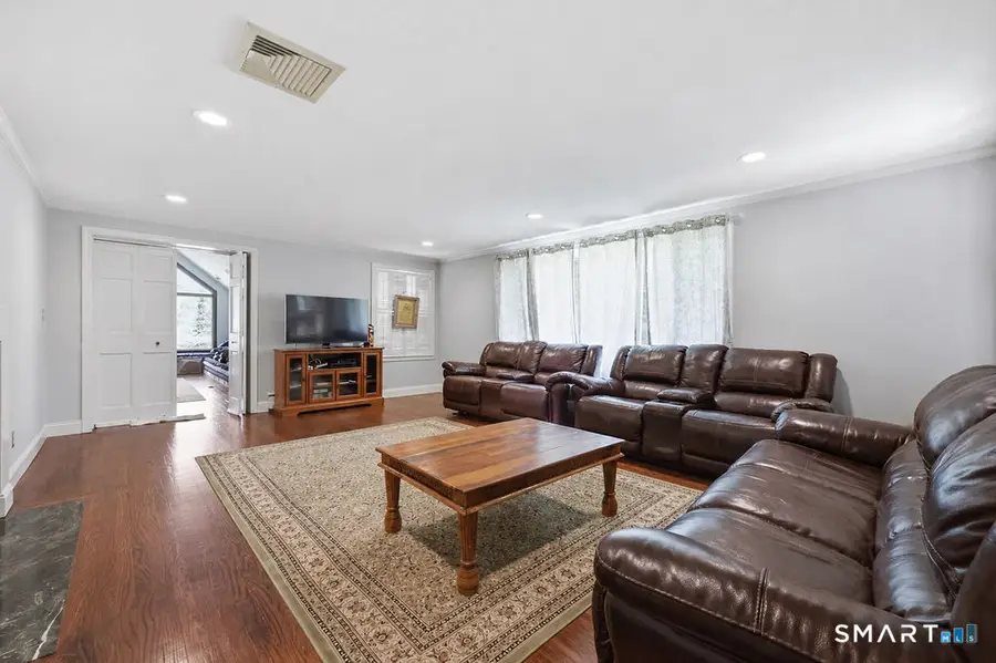 54 Kenmore Road, Bloomfield, CT 06002 - #3