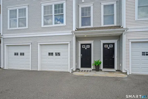 205 Copper Square Drive #205, Bethel, CT 06801