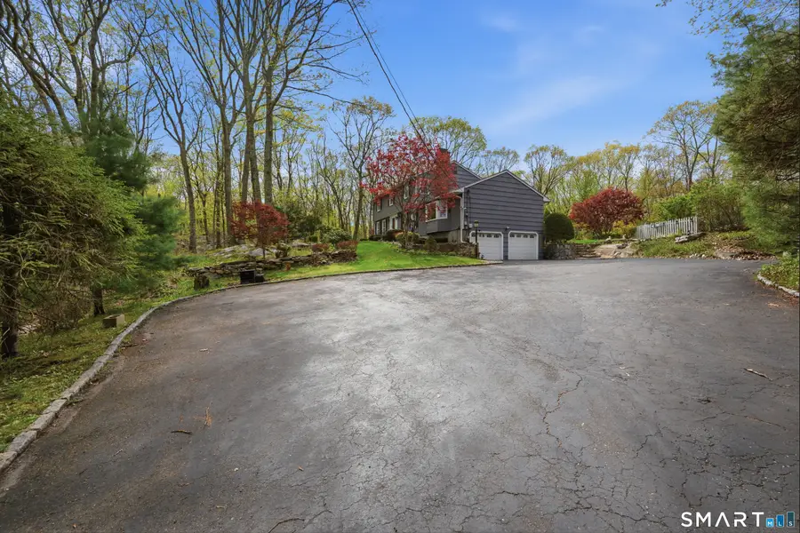 18 Doe Place, Shelton, CT 06484 - #3