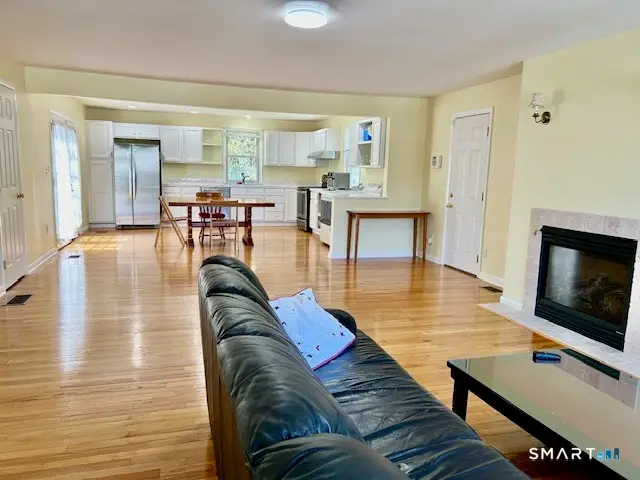 25 Suzanne Circle, Fairfield, CT 06824 - #3