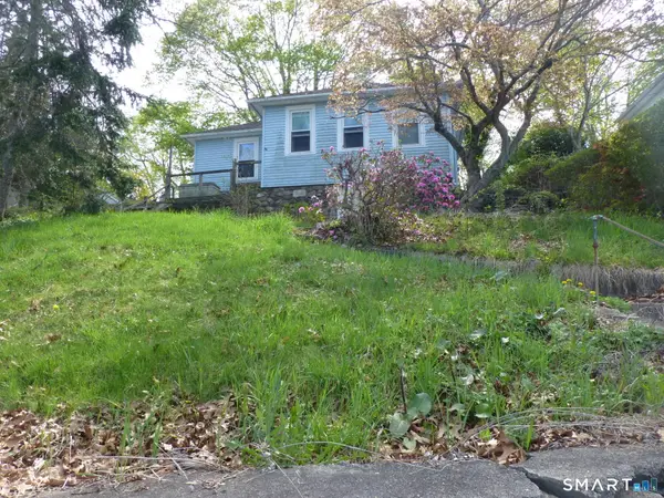 240 Vauxhall Street, New London, CT 06320