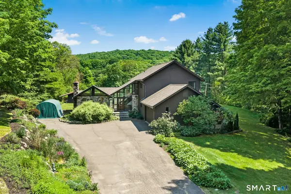 127 Huntingtown Road, Newtown, CT 06470