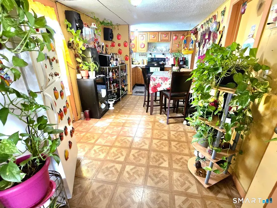 260-262 Burnside Avenue, East Hartford, CT 06108 - #3