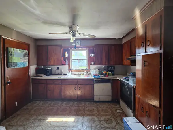 23 Dan Parker Drive, Waterbury, CT 06704