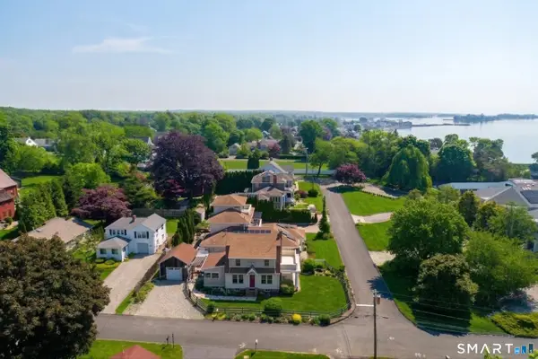 9 First Avenue, Branford, CT 06405