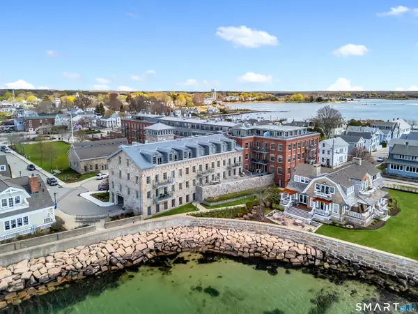 8 Stonington Commons #22, Stonington, CT 06378