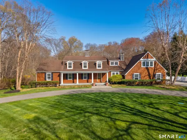 11 Westwood Drive, Waterford, CT 06385
