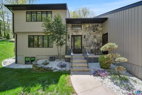 26 Hampton Drive, Manchester, CT 06040