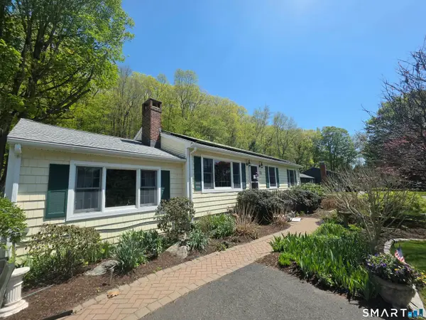 13 Canton Valley Circle, Canton, CT 06019