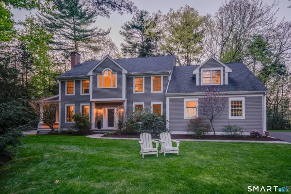 7 Woodleigh Place, Simsbury, CT 06089