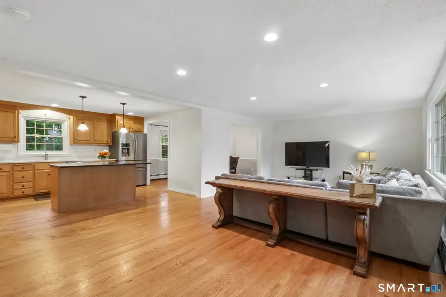 1 Horseshoe Circle, Simsbury, CT 06070 - #3