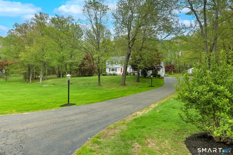 41 Tuttle Court, Bethany, CT 06524 - #2