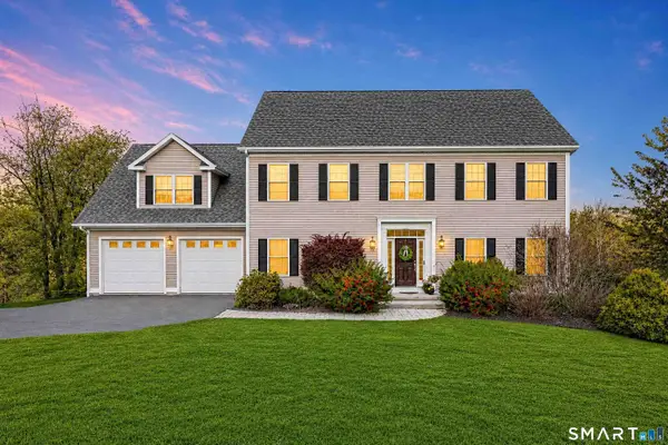 42 Ridgewood Terrace, North Haven, CT 06473
