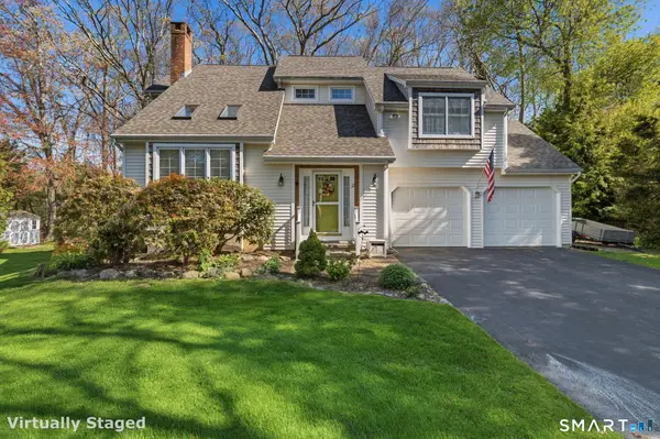 12 Lindros Lane, Waterford, CT 06385