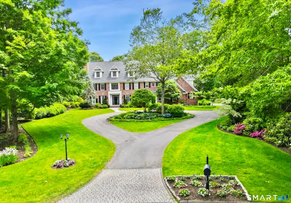 21 Williamsburg Lane, Avon, CT 06001