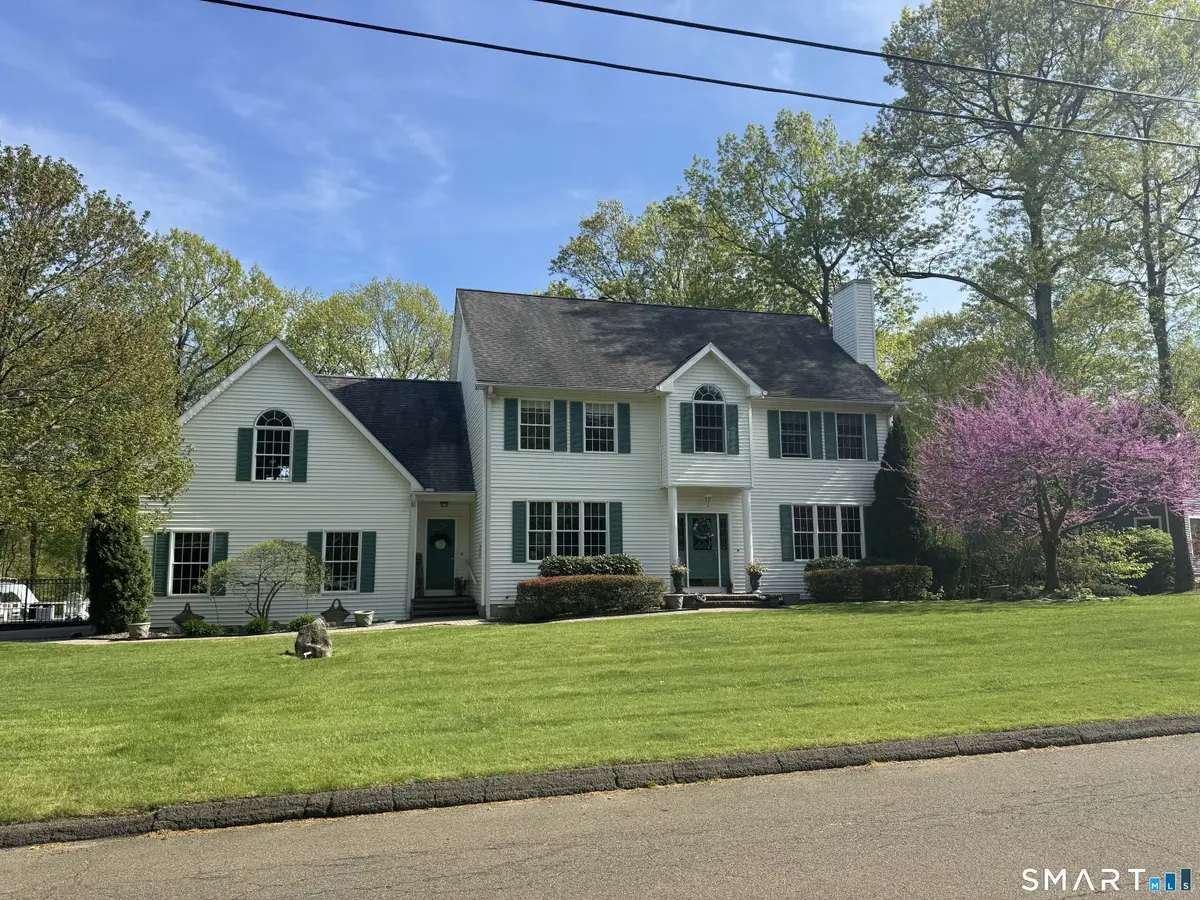 37 Oakwood Lane, Hamden, CT 06518 - #1