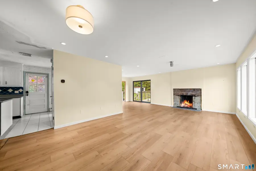 846 Vauxhall St Extension, Waterford Town, CT 06375 - #3