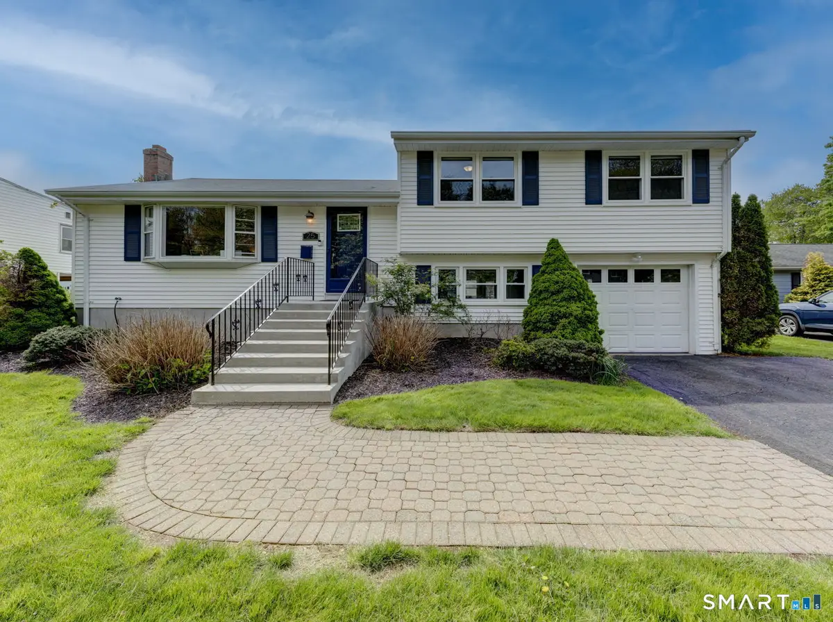 25 King Edward Road, West Hartford, CT 06117 - #1