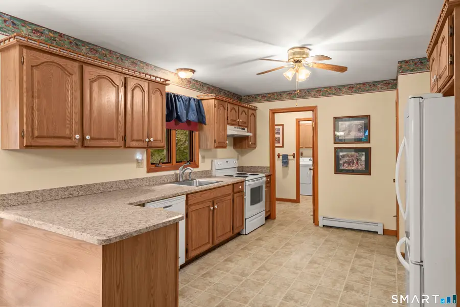 26 Greenwood Circle, Seymour, CT 06483 - #3