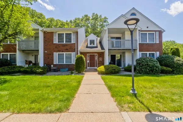 4 Concorde Way #B5, Windsor Locks, CT 06096