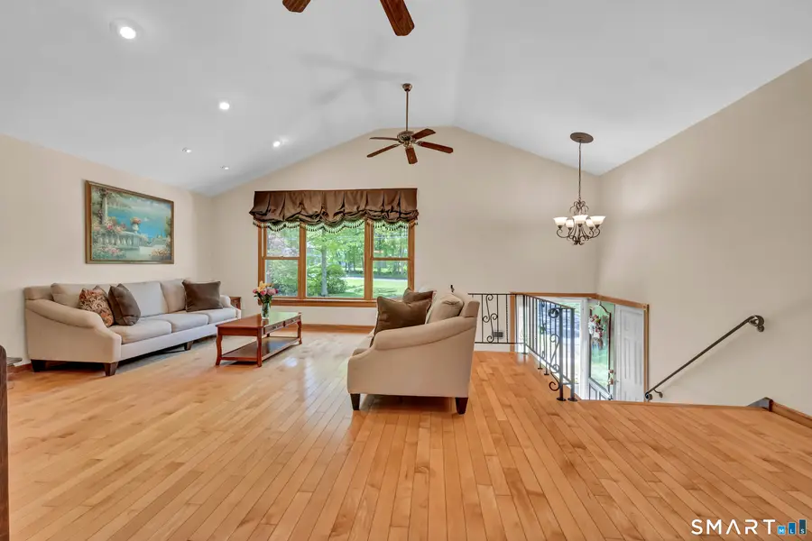 20 Judith Drive, Danbury, CT 06811 - #3