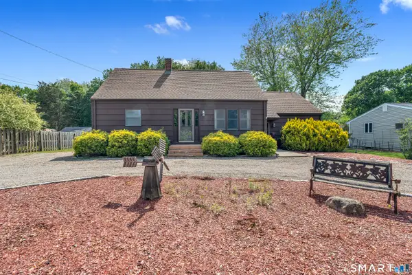 8 Chapel Hill Road, Montville, CT 06370