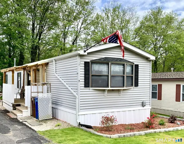 7 Woodland Park, Shelton, CT 06484