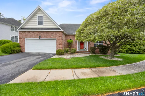 13 Stonegate Circle, Cheshire, CT 06410