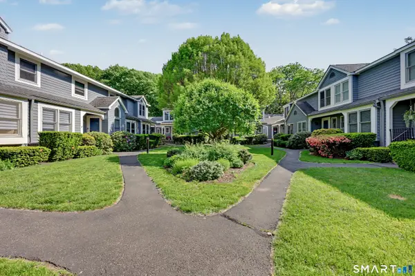 70 Fawn Ridge Lane #70, Norwalk, CT 06851
