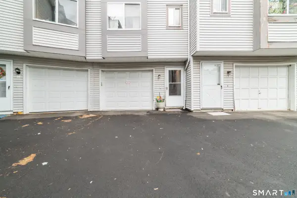 35 Pearl Lake Road #L, Waterbury, CT 06706