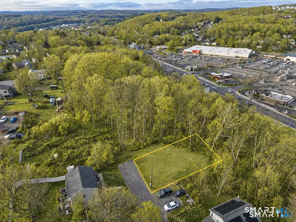 Lonsdale Street, Waterbury, CT 06701