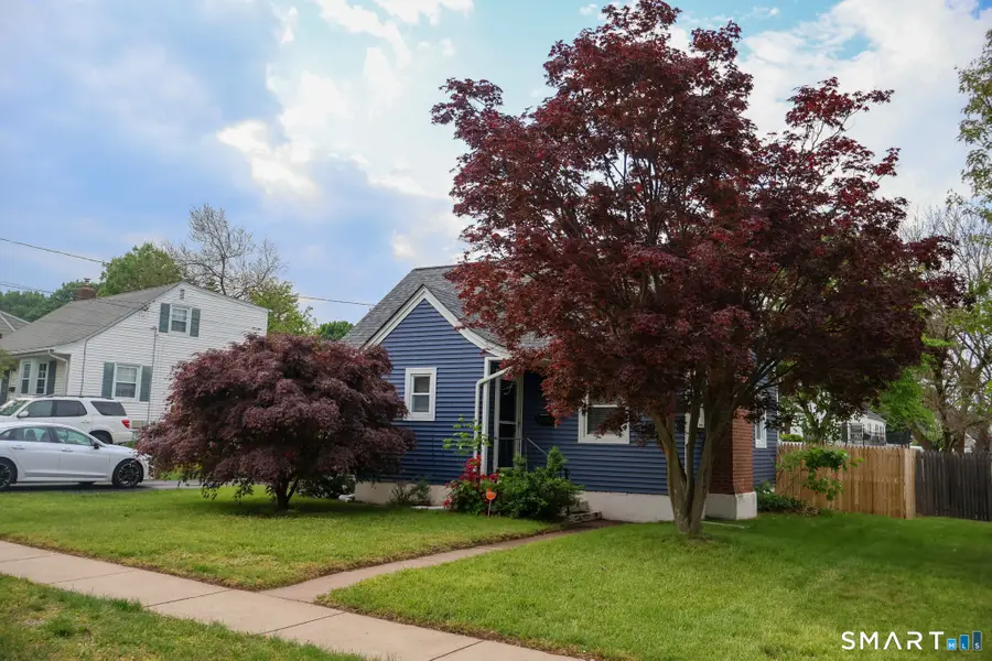 33 Linnmore Drive, Manchester, CT 06040 - #2