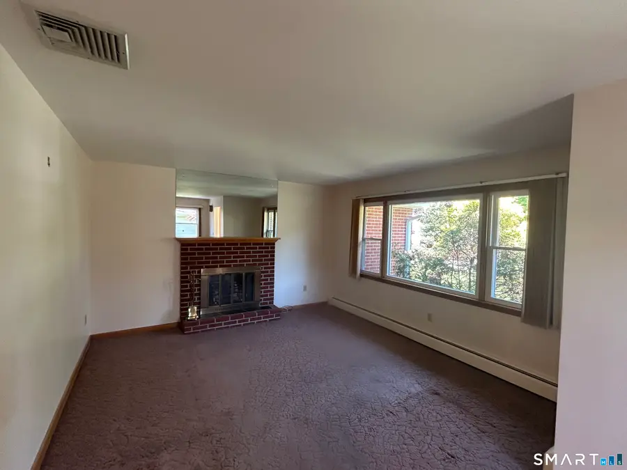 13 Walnut Lane, Wallingford, CT 06492 - #3