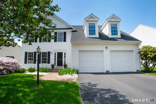 90 Fox Hollow #90, Avon, CT 06001