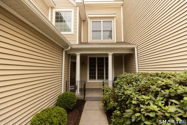 108 Imperial Court #108, Trumbull, CT 06611
