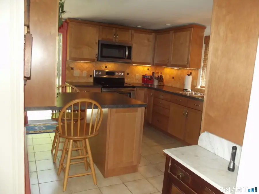 14 Overlook Avenue, Mystic, CT 06355 - #3