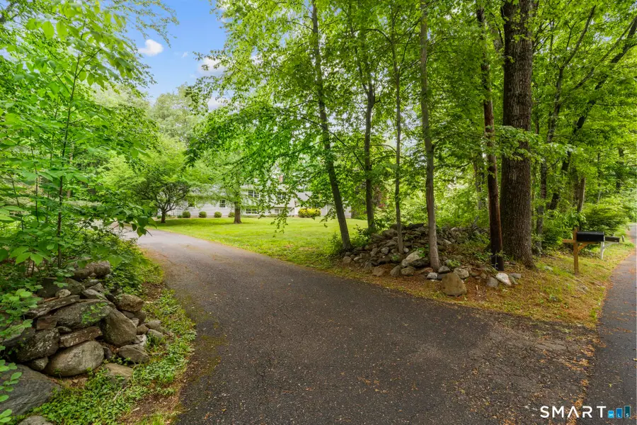 34 Ox Bow Lane, Woodbridge, CT 06525 - #2
